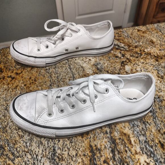 Converse All Star White Leather Sneakers Size 7 Mens 9 Women\'s main image 3